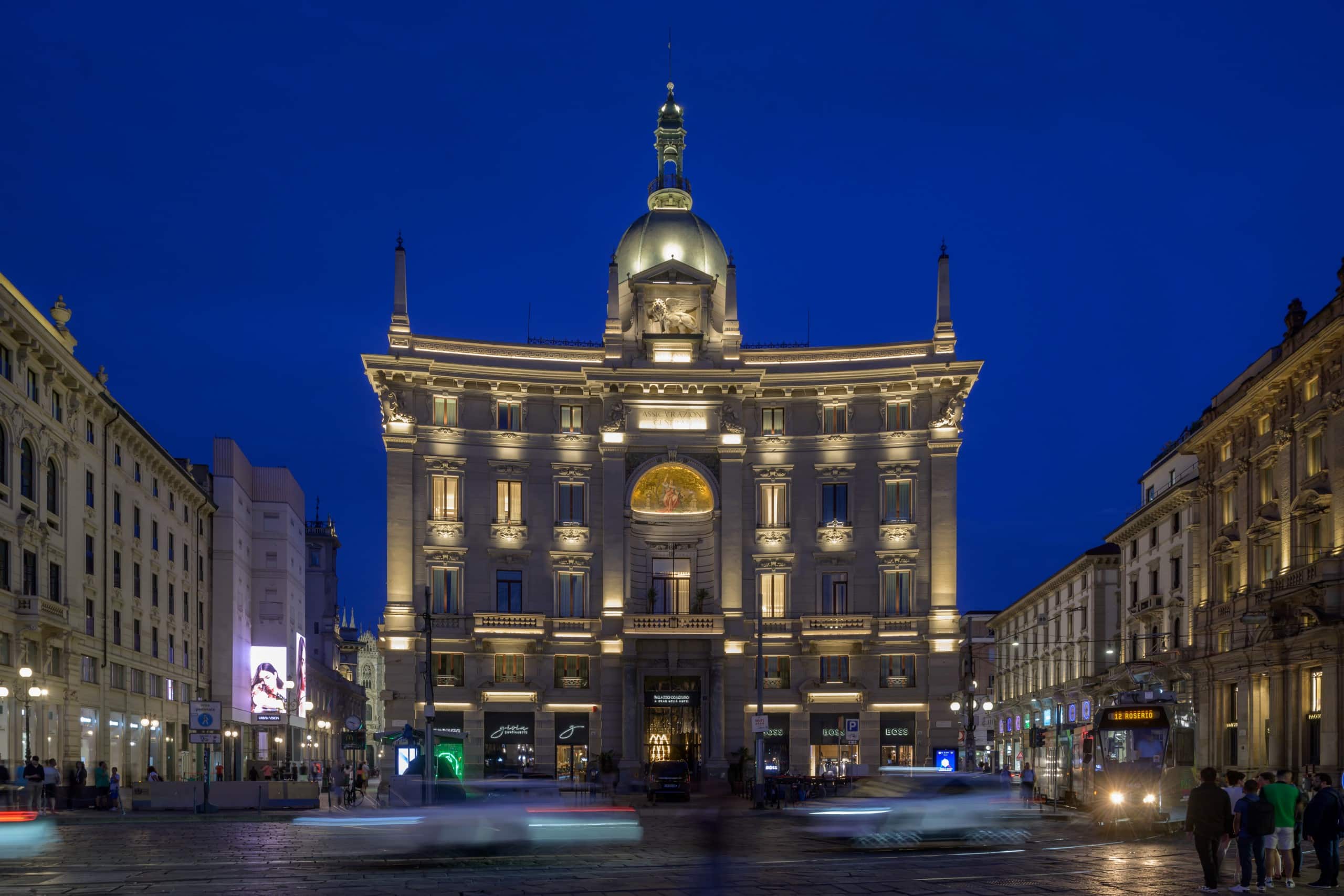 Der Palazzo erstrahlt dank zahlreicher Lichter auch bei Nacht. Foto: Ottavio Tomasini