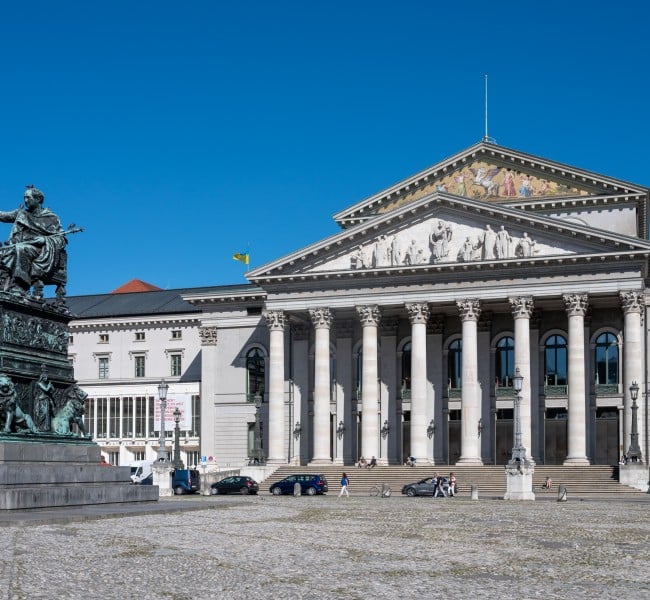 In München wurde darum gestritten, wie man den Max-Joseph-Platz begrünen kann. Foto: xiquinhosilva, CC BY 2.0 , via Wikimedia Commons