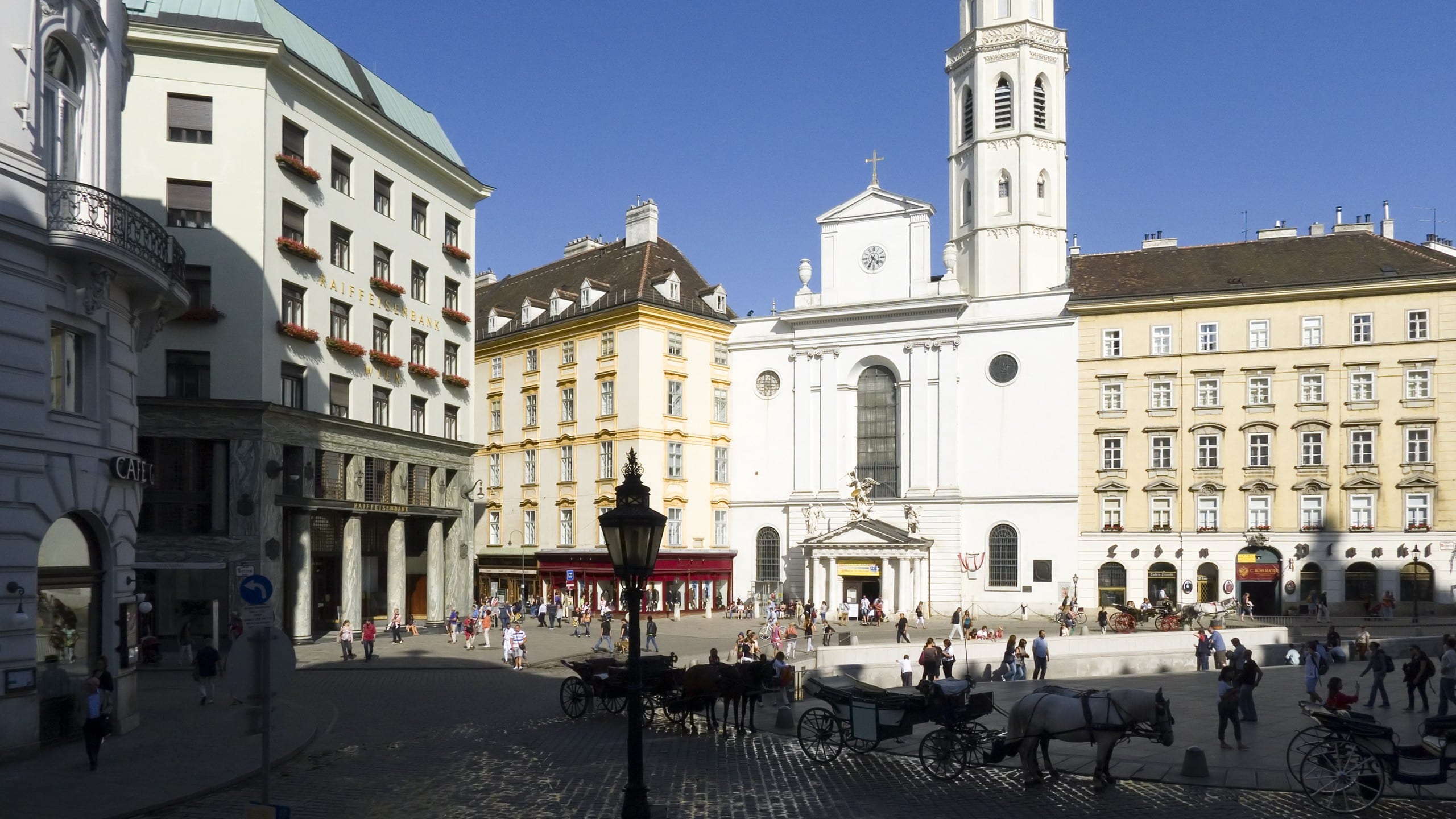 Auch in Wien wurde darüber debattiert, wie man den Michaelerplatz begrünen kann. Foto: Gugerell - Eigenes Werk, CC0, https://commons.wikimedia.org/w/index.php?curid=22211741